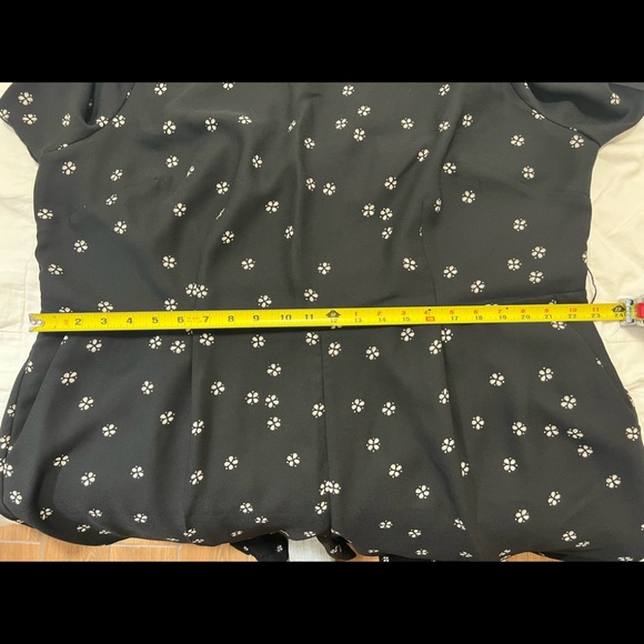 Vince Camuto Women's Elbow Sleeve Ditsy Re-Set Belted Jumpsuit - Picture 7 of 8